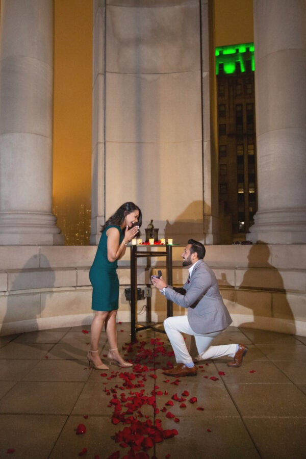 man proposes to his fiance at the londonhouse chicago cupola